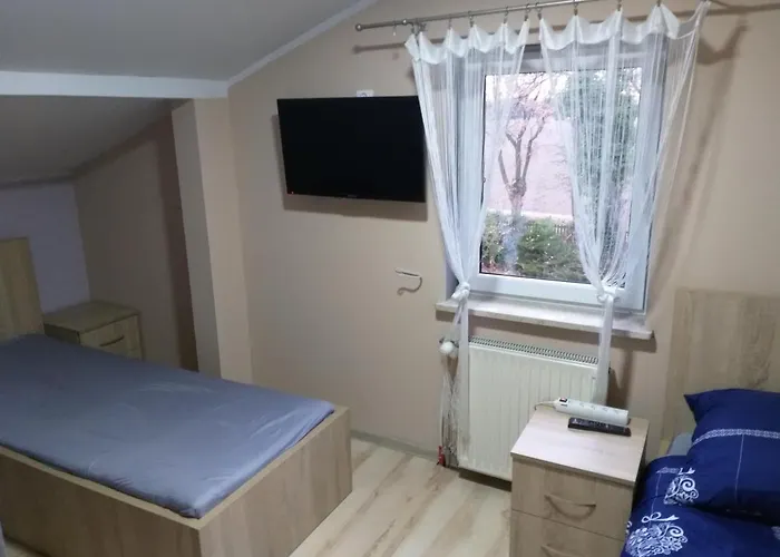 Czerwone Maki 2 Lazienki 5 Pokoi Kuchnia - Noclegigrodziskpl 792-535-535 *